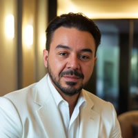 Melvin Vives, founder of StringBits